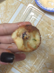 nhưng bạch tuột chỉ có nhiêu đây, toàn là bột thui huhu quán ơi khắc phục nha huhu lúc đầu cho cả con luôn mà