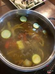 Lẩu cá hồi 400k to vật vã 2 người ăn không hết