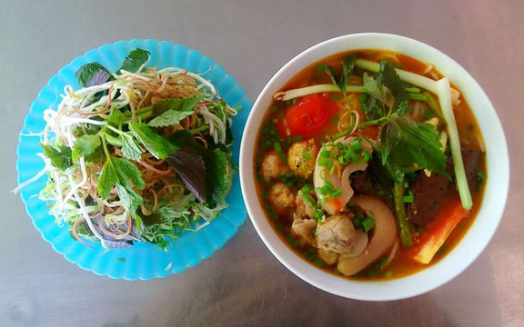 Bún Riêu Cô Lan