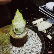 Kem matcha tiramisu