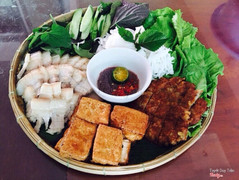 Bún Đậu Mắm Tôm. Phần thường 30.000đồng/1 người ăn. Phần đặc biệt 40.000đồng/1 người ăn.