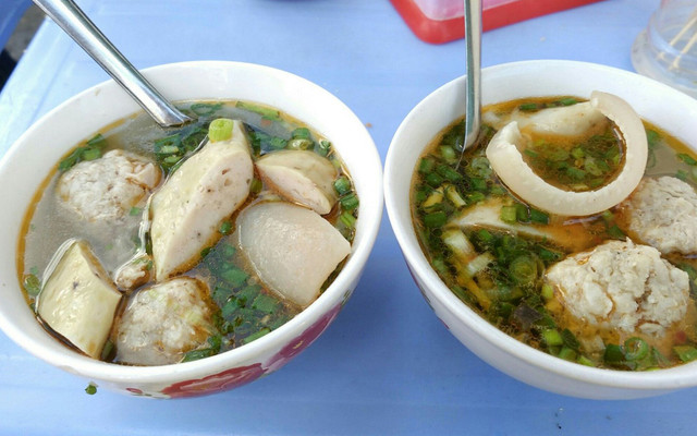 Cô Hai - Bánh Mì Chấm