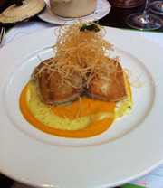 Pan fried tuna with Hollandaise sauce and carrot pureé