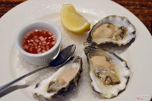 Sydney rock oyster with spanish shallot vinaigrette dressing 