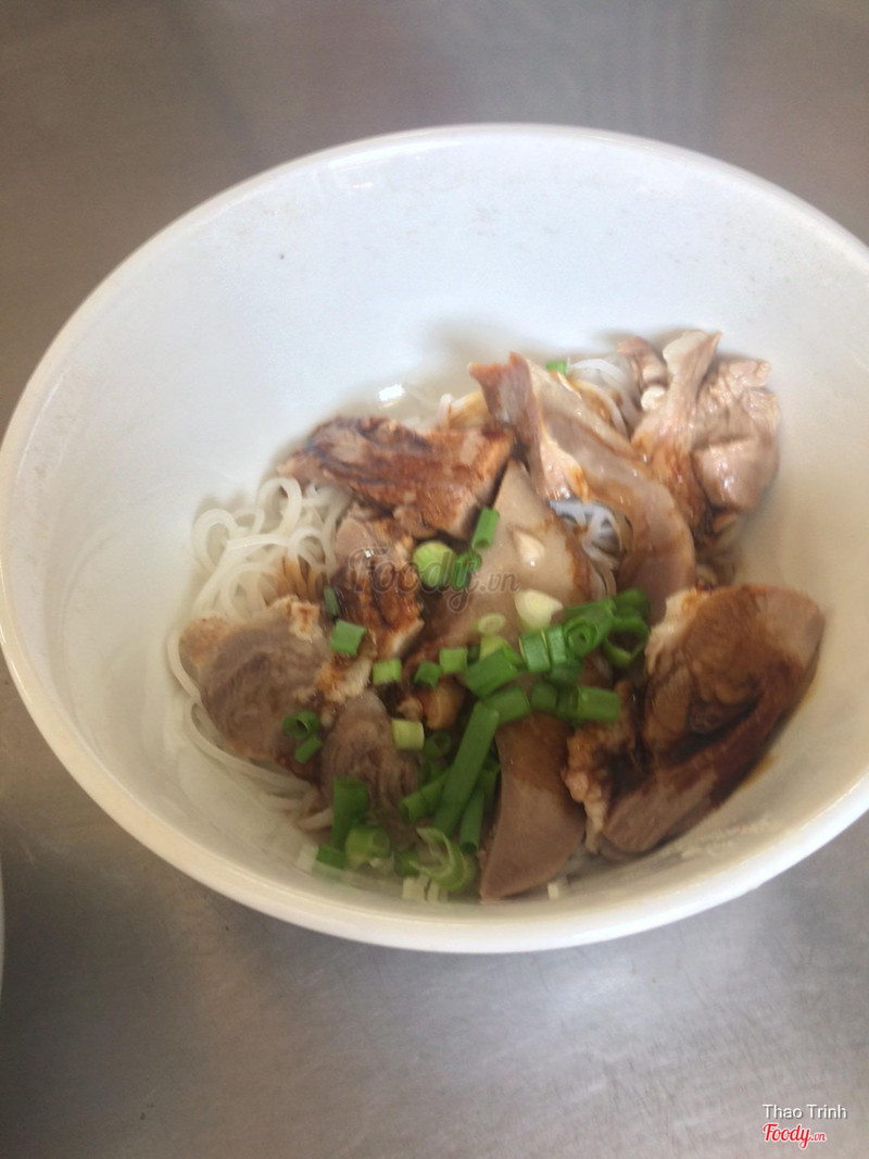 Tô em bé - hủ tiếu khô lưỡi heo