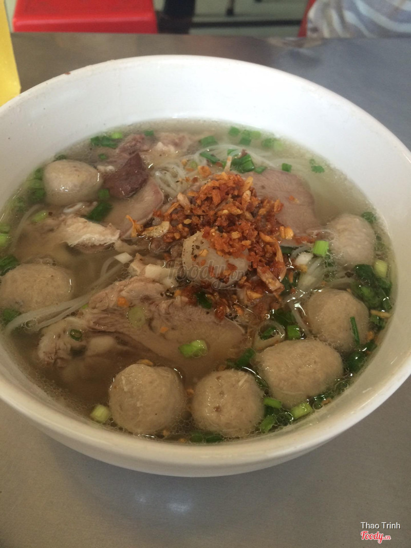 Hủ tiếu nước lưỡi bò viên