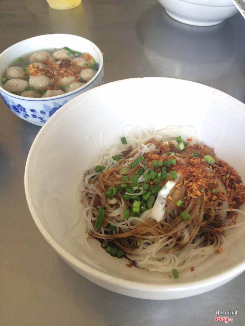 Hủ tiếu khô bò viên