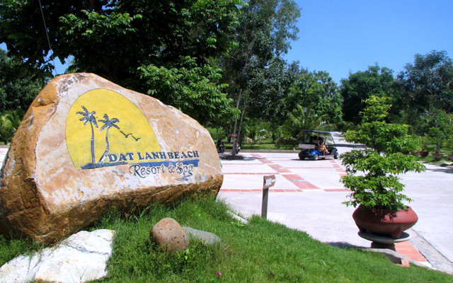 Đất Lành Beach Resort