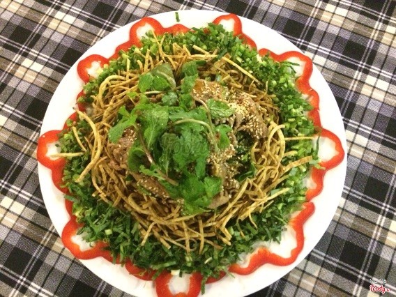 gỏi bò khoai môn 