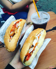 Bánh mỳ nem khoaii 