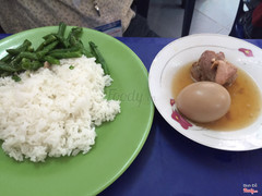 Dĩa cơm 30k.