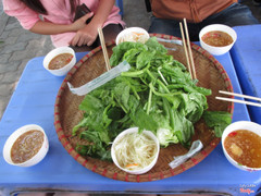Mẹt rau to tổ chảng