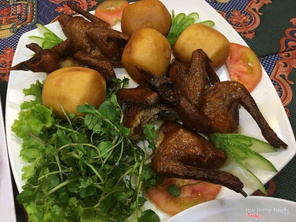 Bồ Câu Quay Bánh Bao