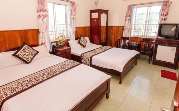 Hoàng Sơn Hotel