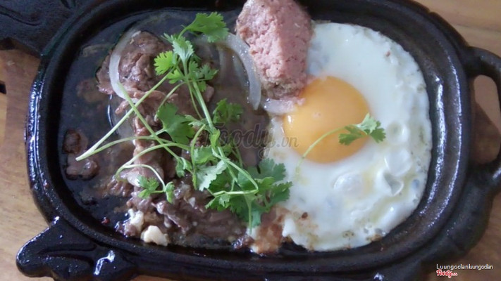 Bò né