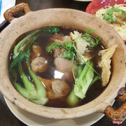 giò heo hầm thảo mộc