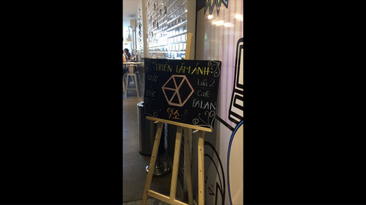 Trà sữa bên tình yêu EXO