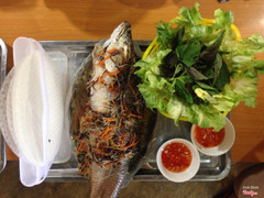 cá lóc hấp cuốn bánh tráng