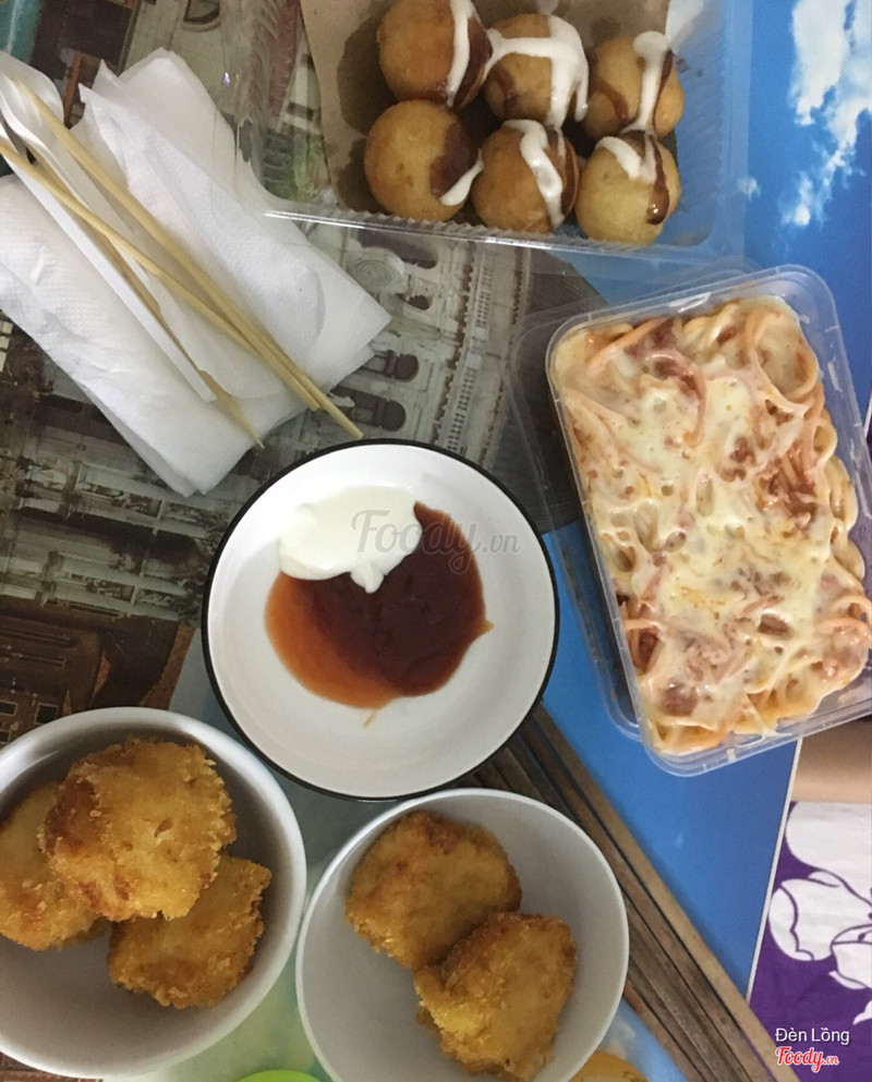 Bánh gà + mỳ ý sốt phô mai + takoyaki