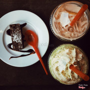 Brownie + Trà thạch đào + Freeze trà xanh