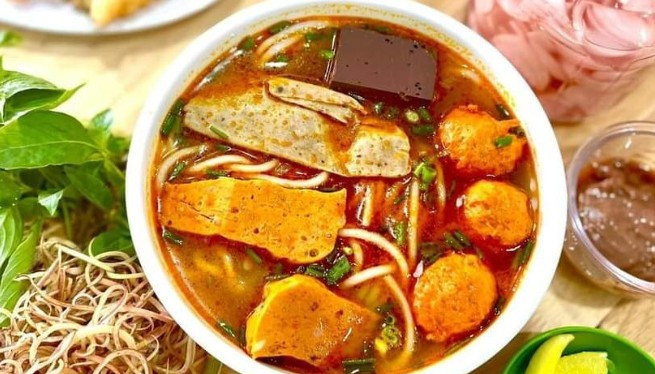 BÚN BÒ HUẾ O HUỆ CHÍNH HIỆU - Bún Bò Huế - Ngõ 130 Xuân Thủy 