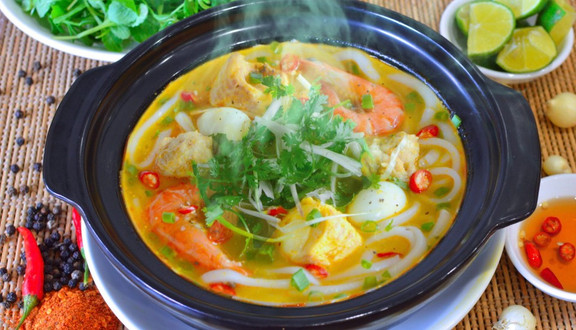 A Kay 7 - Bánh Canh Cá Lóc Huế - 130 Bà Triệu