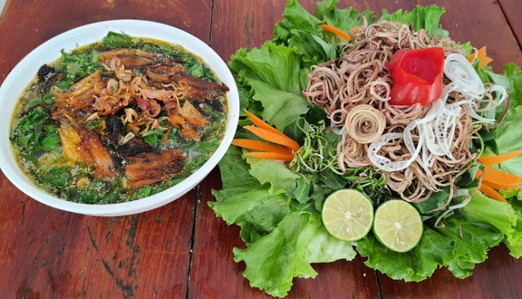 Cô Thắm - Canh Cá - KTX ĐH Xây Dựng