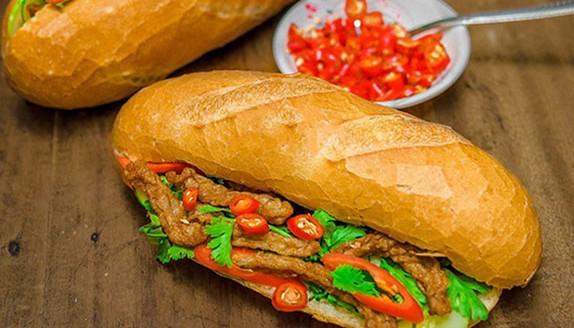 Cô Ánh - Bánh Mì Chả Cá