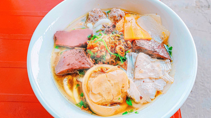 Bảo Ngân Quán - Bánh Canh Giò Heo