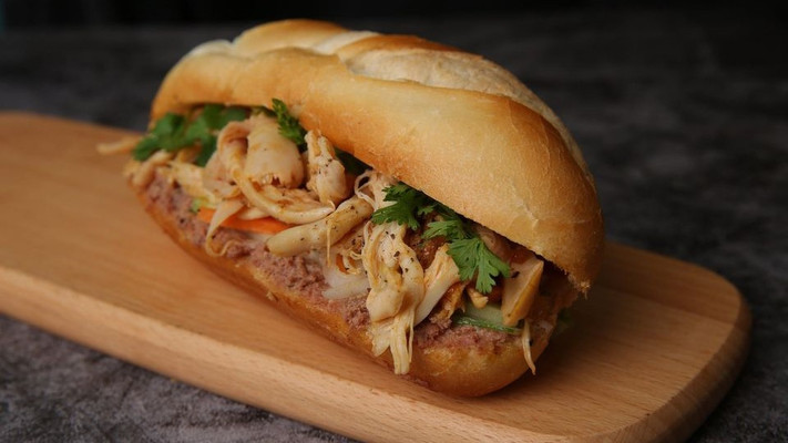 Chicken Bread - Bánh Mỳ Gà - Quang Trung