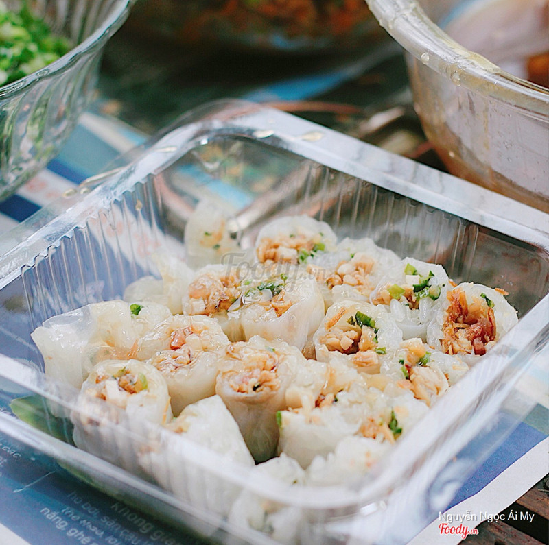 Xôi cuốn lúc chưa bỏ topping lên