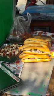 bánh mì heo quay