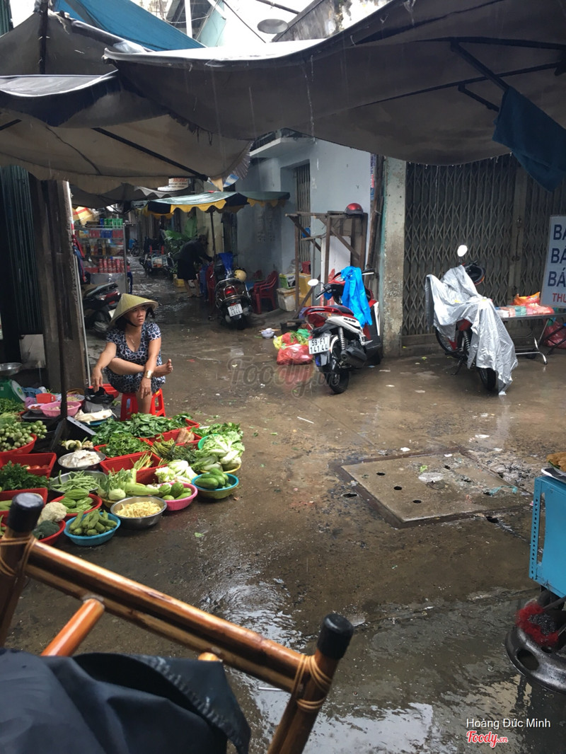 Ngồi chỗ phía trc chiếc lead xa xa kia nhá