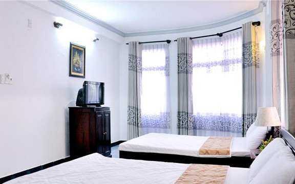 Phương Thúy Hotel