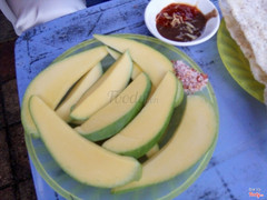 xoài chấm ruốc