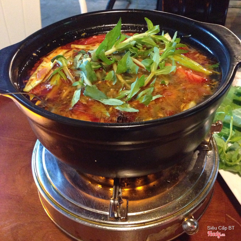Lẩu Thái chua cay
