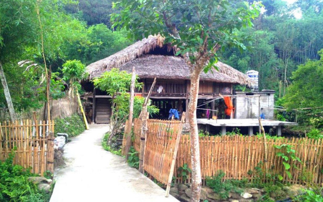 Thon Tha Tay Stilt House