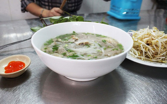 Quán Phở Hoàng Trân