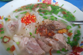 Bánh Canh Giò Heo 