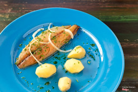 Cá trích sốt dầu giấm
Herring with boiled potato 