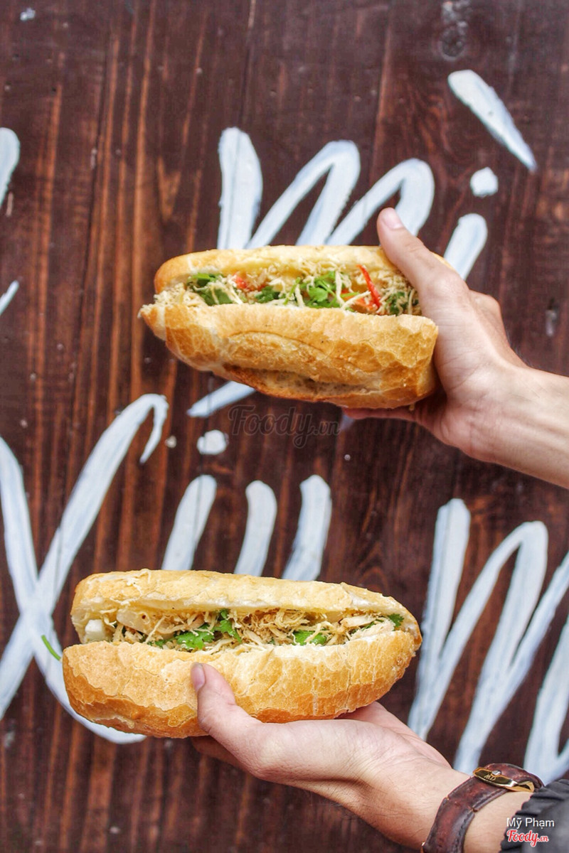 Bánh mì gà 12k/ổ