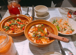 Cơm chiên tomyum. Soup tomyum, gỏi cá trê tôm khô 