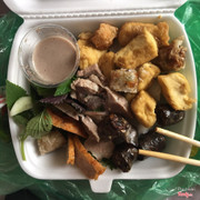 Suất này 49k giá gốc giảm 30% nên ăn khá ổn