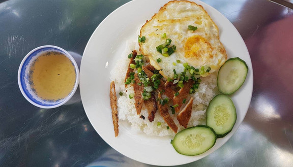 Cơm Tấm Quyên - Trần Bình Trọng