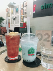 Trà sữa hoa đậu biếc + trà đào hạt chia