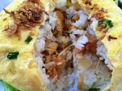 bên trong nè, nhìu gà lắm