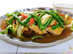 Gà tre hành gừng