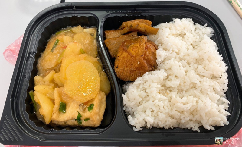 Cơm chả kho trứng