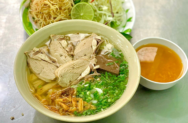 The Duck- Bún Miến Cháo Gỏi Vịt- 67 Bình Giã