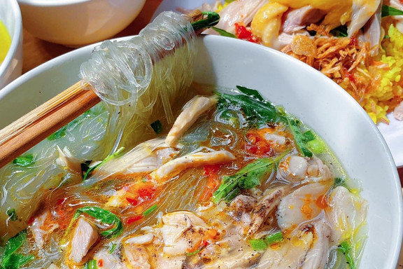 Cơm Gà Nguyên - Cơm Gà & Cơm Tấm - Hoàng Diệu